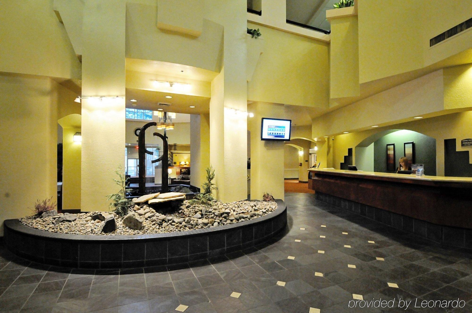Crowne Plaza Portland - Lake Oswego, An Ihg Hotel Exterior photo